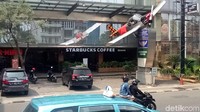 Salah seorang warga di sekitar Hayam Wuruk Tower mengatakan, 108 The New Atmosphere dulunya bernama diskotek Illigals. (Matius Alfons-detikcom)