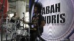 Penampilan Abah Andris, Dedengkot Musik Metal Tanah Air