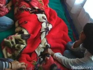 1,5 Tahun Lalu Tenggelam di Laut, Nining Pulang Dengan Badan Penuh Pasir