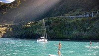 Pulau ini memang mengkampanyekan diri sebagai Destinasi Aman (dari) COVID-19. Selain melakukan tes COVID-19 untuk turis, mereka juga bekerja sama dengan SGS yang menyediakan layanan sertifikasi kebersihan. Foto: (Visit Madeira/Facebook)
