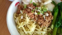 Di Pasar Gede Solo juga ada mie pangsit enak. Seperti yang dinikmati @keitcookies ini. Topping ayamnya banyak, mantap! Foto: Instagram @keitcookies