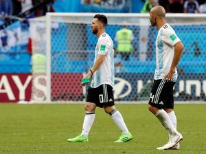Mascherano: Jangan Pensiun Dulu, Messi