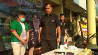 Reza Bukan diketahui memiliki beberapa kotak sabu.