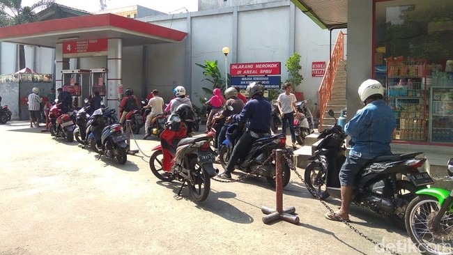 Fakta di Balik Naiknya Harga Pertamax Cs