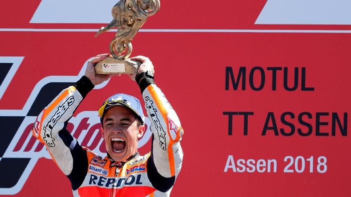 Marc Marquez tampil sebagai pemenang dalam balapan sarat aksi di MotoGP Belanda (Foto: Yves Herman/REUTERS) Marc Marquez tampil sebagai pemenang dalam balapan sarat aksi di MotoGP Belanda (Foto: Yves Herman/REUTERS)