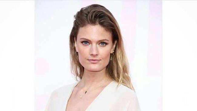 Sejak 2008, Constance pindah ke New York dan menjadi salah satu model yang berlenggang di banyak fashion show dunia. Foto: Dok. Instagram @constancejablonski