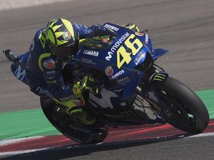 Sempat Jatuh dalam Latihan, Rossi Lega Start di Baris Terdepan