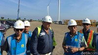 Manager EPC Vena Energi Hotma Sianturi menejelaskan saat ini sudah berdiri tiga kincir angin di proyek PLTB Tolo 1.