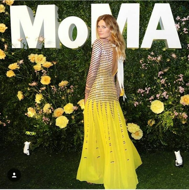 Wanita berambut pirang ini juga pernah menduduki peringkat 11 untuk top 50 model wanita berdasarkan list models.com. Foto: Dok. Instagram @constancejablonski