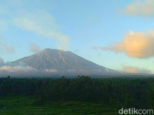 Gunung Agung Siaga, Sejumlah Wilayah Terpapar Hujan Abu
