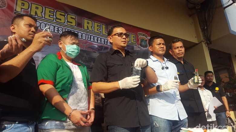 Polisi Buru PC Pemasok Sabu ke Artis Reza Bukan Polisi Buru PC Pemasok Sabu ke Artis Reza Bukan