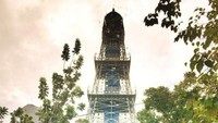 Menara Pakaya Limboto jadi salah satu objek wisata andalan Gorontalo. Bentuknya menyerupai Menara Eiffel di Paris. (Maulana Nugraha/dTraveler)