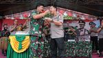 Foto: Keakraban Polri-TNI Rayakan HUT Bhayangkara di Jayapura