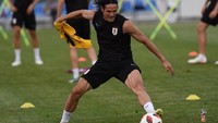 Kesehatan mental juga sama pentingya bagi Cavani untuk tetap fokus. Ia menyempatkan memancing di waktu luang dan wajib punya hari libur minimal 20 hari terutama sebelum pertandingan besar. (Foto: Instagram/cavaniofficial21)