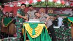 Foto: Keakraban Polri-TNI Rayakan HUT Bhayangkara di Jayapura