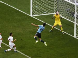 Cavani Bawa Uruguay Ungguli Portugal