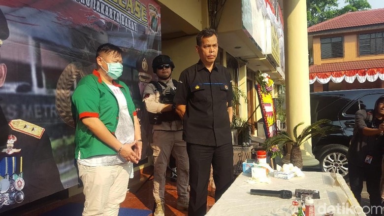 Artis Reza Bukan Mengaku Nyabu untuk Hilangkan Stres Artis Reza Bukan Mengaku Nyabu untuk Hilangkan Stres