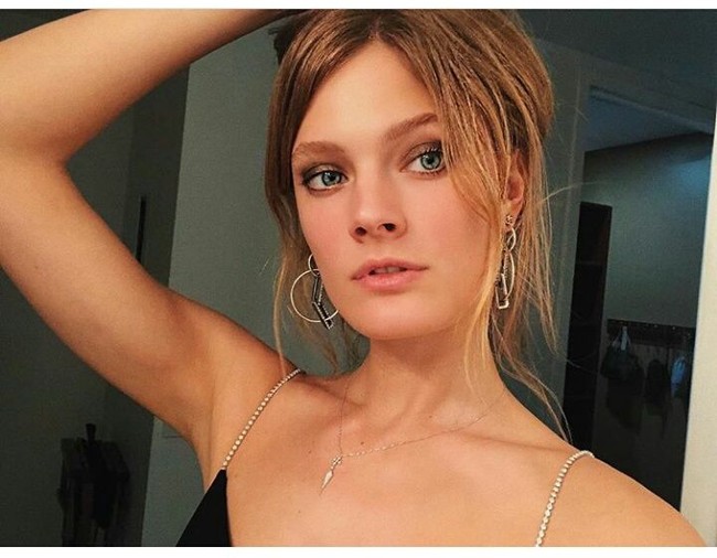 Pada 2008 itu lah Constance membuat debutnya di catwalk pada fashion show New York, Paris, Milan and London, memeragakan busana ready to wear dan haute couture. Foto: Dok. Instagram @constancejablonski