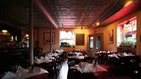  Bridge Cafe terletak di kota New York, Amerika yang punya sejarah kelam. Dulunya, tempat ini dijadikan rumah bordil yang menjadi sumber aktivitas paranormal seperti penampakan hingga bau busuk.Foto: Istimewa