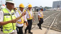 Budi Karya sendiri memantau pembangunan Depo MRT di Lebak Bulus dan Stasiun MRT di kawasan Senayan.