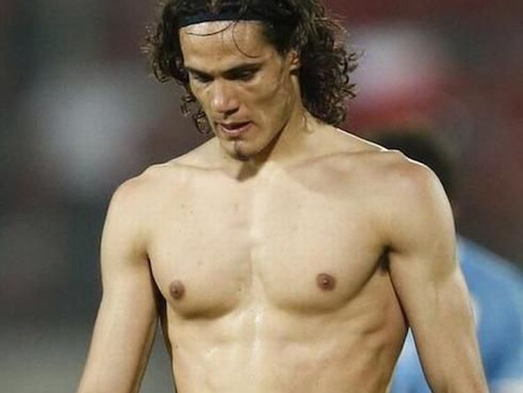 Panutan! Potret Semangat Olahraga si Kekar Edinson Cavani