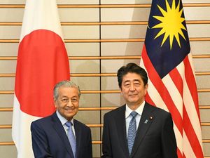 Ramai Dibahas, Begini Momen Mahathir Kunker Perdana ke Jepang