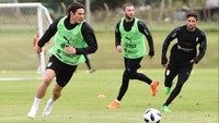 Nama Edinson Cavani jadi sorotan setelah ia sukses menyumbangkan dua gol bagi kemenangan Uruguay atas Portugal di laga Piala Dunia 2018 dan menumbangkan sang legenda Cristiano Ronaldo. (Foto: Instagram/cavaniofficial21)