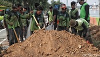 Taman yang dipercantik ini lokasinya tidak jauh dari lokasi Wisma Atlet, Kemayoran.