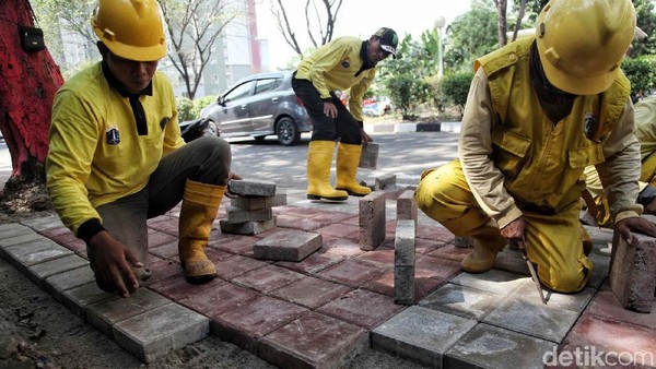 Perbaikan Trotoar Jelang Asian Games 2018
