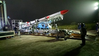 Roket MOMO-2 milik perusahaan Jepang Interstellar Technologies kehilangan tenaga setelah lepas landas, jatuh dan meledak. (Foto: Facebook Interstellar Technologies)  