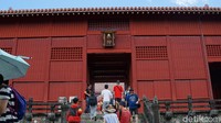 Kastil Shurijo didominasi dengan warna merah tua (Foto: Ahmad Masaul Khoiri/detikcom)
