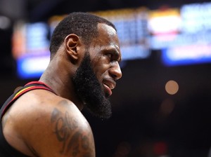 LeBron James Sepakat Gabung LA Lakers