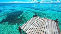 Sabah memiliki lautan biru yang indah. Suares pun memention Instagram malaysia.truly.asia pada captionnya (luissuarez9/Instagram)