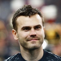 Akinfeev memulai debut profesionalnya di CSKA Moscow di usia 16 tahun. Foto: Dok. Getty Images