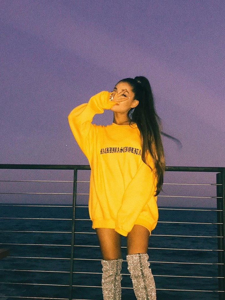 Ariana Grande Bocorkan Track di Album Barunya Ariana Grande Bocorkan Track di Album Barunya