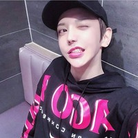 Han Jin Ho menjalani banyak operasi plastik demi mencapai penampilan yang diinginkannya. Hasilnya pun telah sepenuhnya mengubah penampilan wajah Han Jin Ho. Foto: Dok. Han Jin Ho