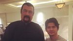 Melihat Kebersamaan Iko Uwais dengan Seleb Hollywood