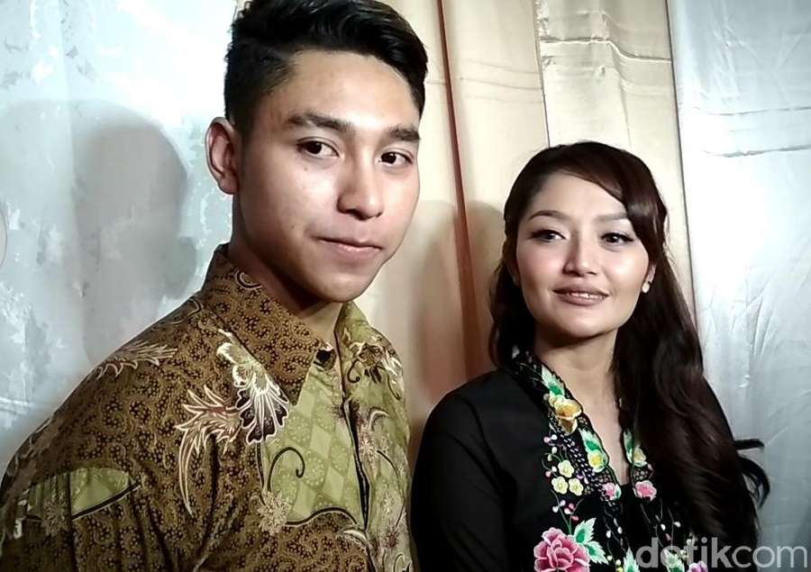Krisjiana Baharudin Teman Dekat Siti Badriah yang Lagi Krisjiana Baharudin Teman Dekat Siti Badriah yang Lagi