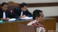 Jaksa menyebut pemberian uang Rp 9,69 miliar itu dilakukan secara bertahap dari November 2017 hingga Desember 2017. Dari jumlah itu, Rp 8,69 miliar dibagikan ke unsur pimpinan DPRD hingga anggota DPRD, sedangkan Natalis mengantongi Rp 1 miliar.
