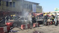 Diketahui pelaku penyerangan bom bunuh diri ini menyerang sebuah pasar yang berlokasi hanya beberapa ratus meter dari kompleks pemerintahan provinsi tempat presiden Ghani berkunjung. Parwiz/Reuters.