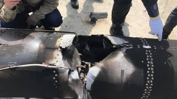 Salah satu alasan Intersetellar Technologies dapat menekan biaya peluncurannya adalah dengan menggunakan komponen elektronik yang telah tersedia secara umum dari pada merancang semua komponen dari awal.  (Foto: Facebook Interstellar Technologies)