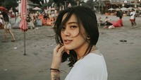 Dara yang akan menginjak usia 24 tahun itu kini memiliki banyak penggemar di jejaring instagram. Dok. Instagram/nadiaa_zerlinda