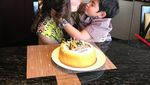 Keren! Begini 10 Momen Si Ganteng Quenzino dan Carissa Putri Saat Makan