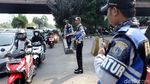 Melihat Pelaksanaan Perluasan Ganjil Genap di Kawasan Slipi