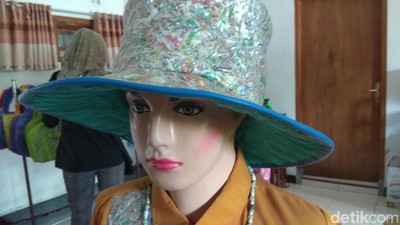 Kreatif! Tumpukan Sampah Plastik Disulap Jadi Tas Cantik
