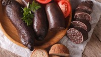Sosis darah atau black pudding, bisa ditemukan di berbagai negara. Salah satunya di Spanyol, dengan sebutan Morcilla. Biasanya sosis dibuat dari darah hewan dan campuran daging. Foto: Istimewa