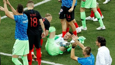 Foto: Duh! Subasic Jatuh Saat Perayaan Kemenangan Kroasia