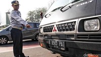 Sehingga petugas Ditlantas Polda Metro Jaya dan Dishub Pemprov DKI Jakarta fokus untuk melakukan sosialisasi kepada masyarakat.