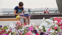 Samara Embankment adalah taman dan pedestrian sepanjang 4 km di tepi Sungai Volga. Ada air mancur menari, taman bunga, dan cafe. Rayakan kemenangan Brasil di sini (Russia Travel)