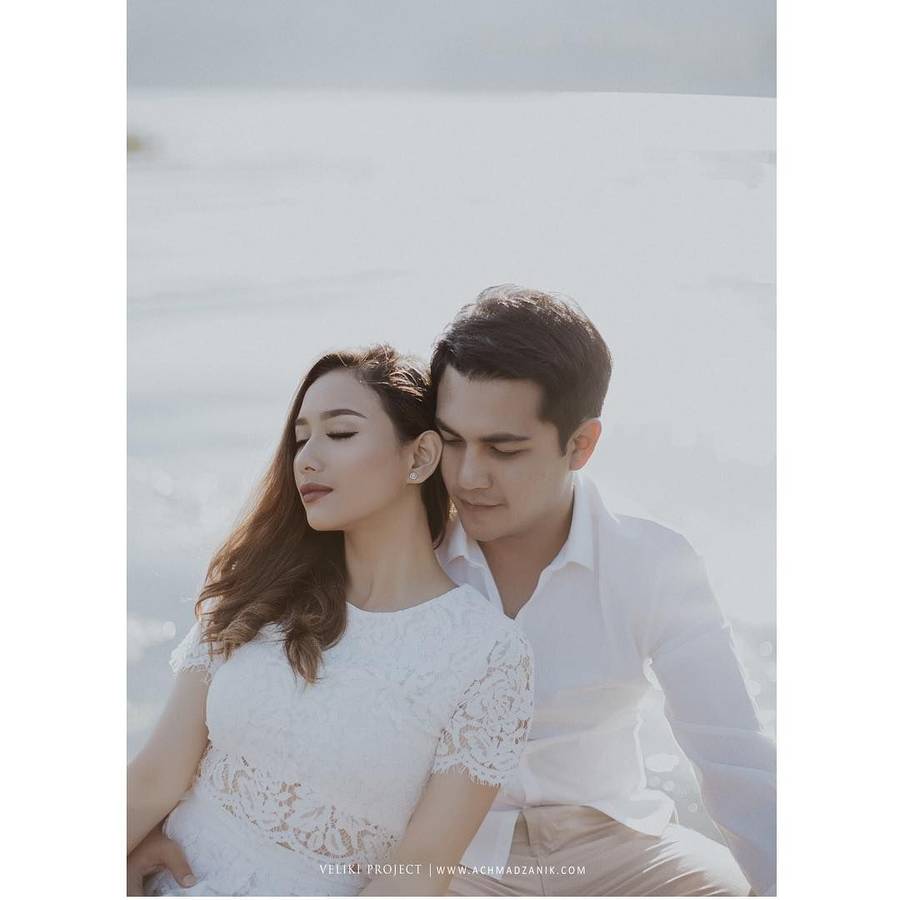 Bisa Dicontoh Uniknya Foto  Prewedding  Adzana dan Rizky  